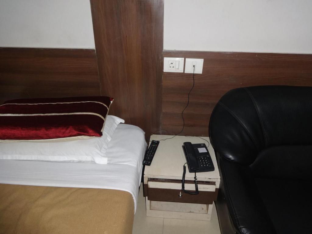 Hotel Miland Palace 布巴内什瓦尔 外观 照片